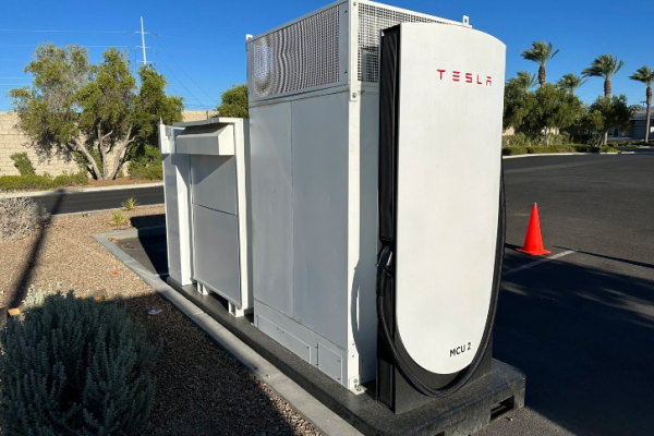 Las Vegas Showcase: Tesla’s Megacharger Redefines Semi-Truck Charging
