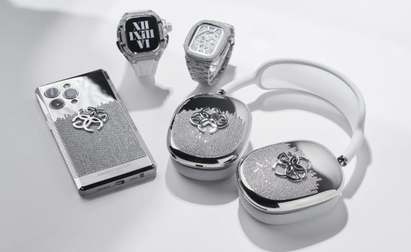 Dazzling Elegance: iPhone 15 Pro Max Set with 7,586 Diamonds for $250,000