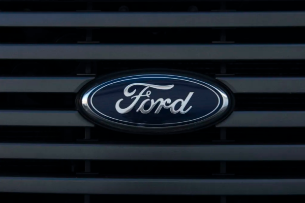 Ford Postpones $12 Billion Electric Vehicle Investment Plan in Response to Market Challenges