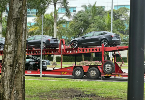 Tesla’s Latest Arrival: Refreshed Model 3 Hits Malaysian Delivery Centers