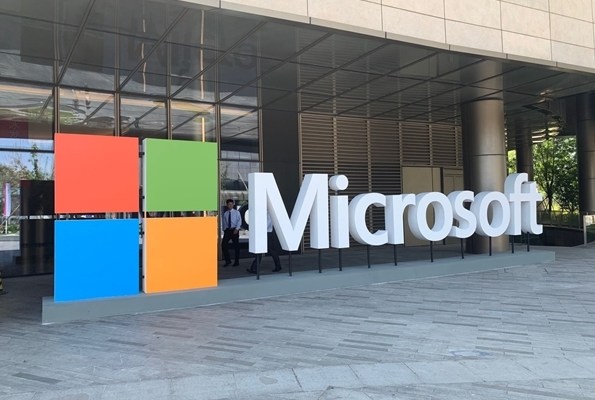 In-House Alternatives: Microsoft Advises Employees Against ChatGPT Usage