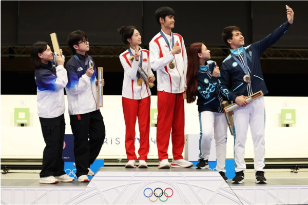 Samsung Galaxy Z Flip6 Takes Center Stage at Paris Olympics, Athletes Snap Selfies with New Flagship Phone