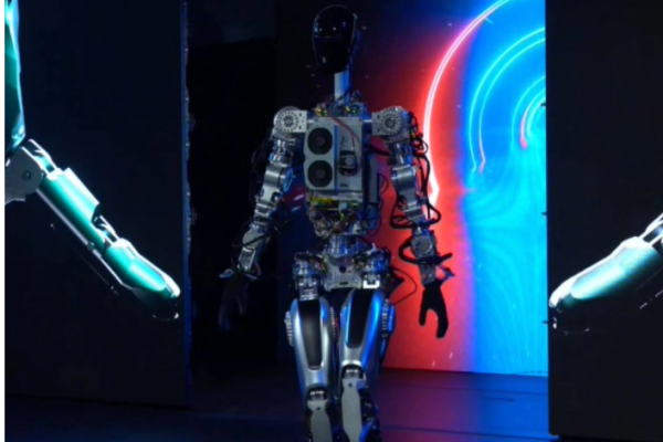 Tesla Showcases Its Innovations: Cybertruck and FSD Updates at World AI Conference