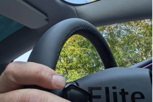 Solving Tesla’s Steering Wheel Challenge: Norwegian Academy’s Wireless Turn Signal Upgrade
