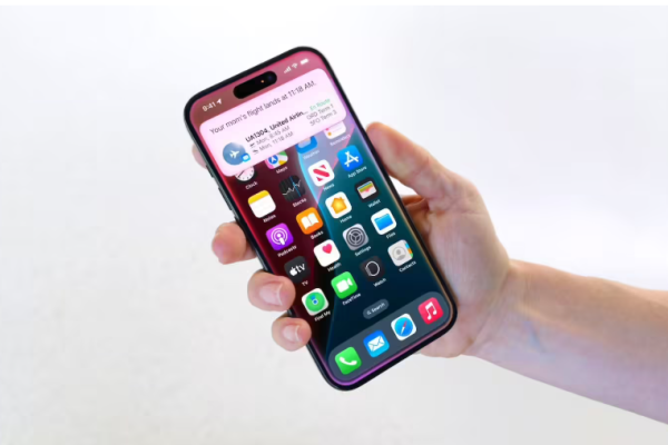 Apple Eyes Autumn Rollout of Revamped Siri with AI-Powered Features