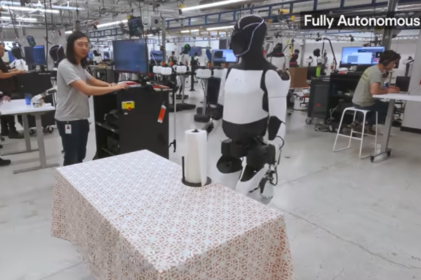 Tesla’s Optimus Steps into Domestic Realm: Trash Disposal, Sweeping & Cooking Skills Unveiled