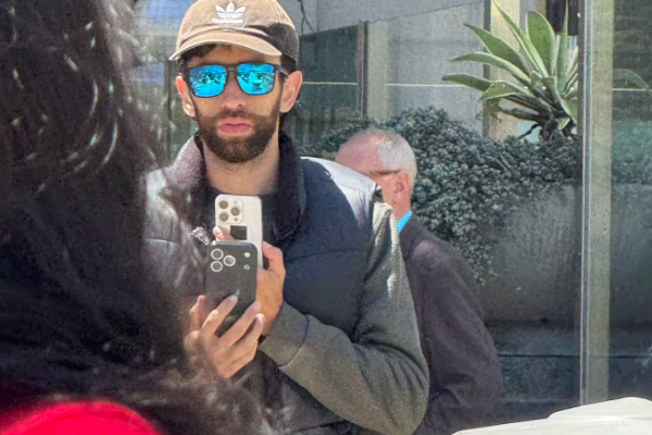 iPhone 17 Pro Prototype Unveiled Outdoors: Featuring Horizontal Matrix Design