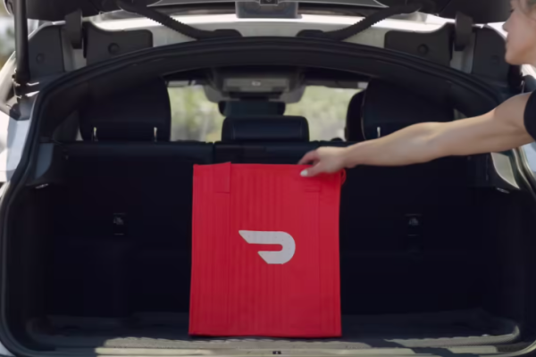 DoorDash & Waymo Team Up: Self-Driving Taxis Revolutionize Food Delivery in the U.S.